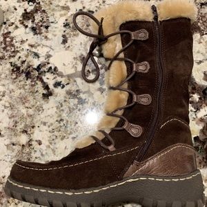 Brown suede leather Bare Traps women boots 8– 8 1/2